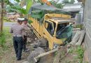 Diduga Sopir Mengantuk, Truk di Bangorejo Tabrak Warung Makan