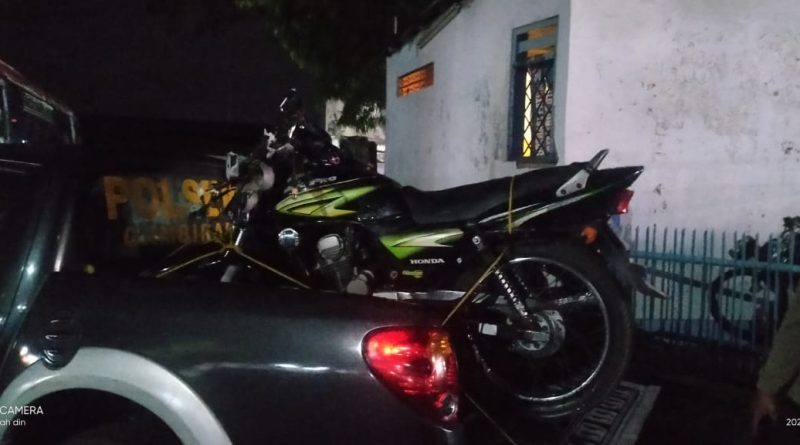 Tabrakan Antar Dua Kendaraan Roda Dua di Pesanggaran Satu Nyawa Melayang Tabrakan Antar Dua Kendaraan Roda Dua di Pesanggaran Satu Nyawa Melayang
