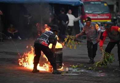 Bagaimana Banyuwangi Mengantisipasi Bencana? Pelatihan Siaga Warga Setiap Bulan. Bagaimana Banyuwangi Mengantisipasi Bencana? Pelatihan Siaga Warga Setiap Bulan.