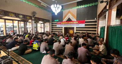 Polresta Banyuwangi Rutin Gelar Binrohtal, Bangun SDM Polri Unggul dan Berintegritas. Polresta Banyuwangi Rutin Gelar Binrohtal, Bangun SDM Polri Unggul dan Berintegritas.