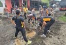 Pasca Banjir Muncar Banyuwangi, Polresta & TNI Turun Bersama Relawan Bersihkan Rumah & Jalan.