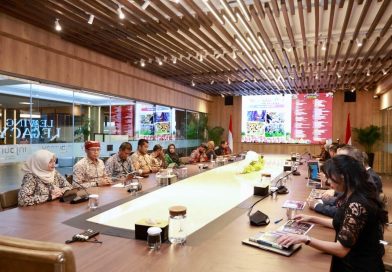 Dorong Ekonomi Daerah, Bupati Ipuk Gandeng InJourney Kembangkan Pariwisata Banyuwangi. Dorong Ekonomi Daerah, Bupati Ipuk Gandeng InJourney Kembangkan Pariwisata Banyuwangi.