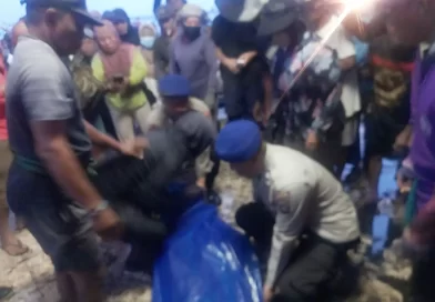 Nelayan 69 Tahun Asal Banyuwangi Tewas Mengapung di Selat Bali, Polisi Selidiki Penyebabnya. Nelayan 69 Tahun Asal Banyuwangi Tewas Mengapung di Selat Bali, Polisi Selidiki Penyebabnya.