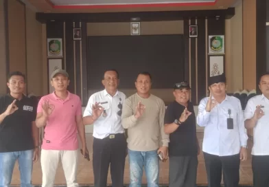 DPRD Banyuwangi Lakukan Mediasi Persoalan Tarikan Uang Bantuan Becak Listrik di Desa Bomo.