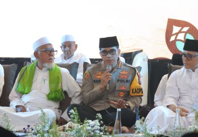 Kapolresta Banyuwangi Hadiri Haul Masyayikh ke-14 Ponpes Mabadiul Ihsan di Tegalsari.