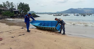 Nelayan Asal Pancer Banyuwangi Tewas Setelah Dua Hari Melaut Dihantam Ombak.