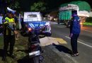 Kecelakaan di Jalan Raya Pakistaji Kabat Motor Seruduk Pejalan Kaki, Pengendara Meninggal Dunia di TKP. Kecelakaan di Jalan Raya Pakistaji Kabat Motor Seruduk Pejalan Kaki, Pengendara Meninggal Dunia di TKP.