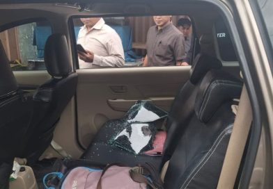 Pencuri Gasak Laptop dan Puluhan Materai usai Pecah Kaca Mobil di Jalan Raya Kembiritan Genteng.