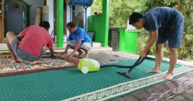 Warga Banyuwangi Bersih-Bersih Masjid dan Ramai Nyekar Sambut Ramadhan 1447 Hijriah. Warga Banyuwangi Bersih-Bersih Masjid dan Ramai Nyekar Sambut Ramadhan 1447 Hijriah.