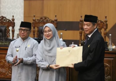 DPRD Banyuwangi Gelar Paripurna LKPJ 2025, Bupati Ipuk Paparkan Capaian Kinerja dan Pertumbuhan Ekonomi Tertinggi.