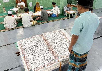 Warga Binaan Lapas Banyuwangi Rampungkan Al-Qur’an Raksasa, Kini Jadi Sarana Tadarus Ramadan.