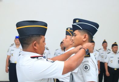 Kalapas Banyuwangi Sematkan Kenaikan Pangkat 30 Pegawai, Tekankan Tanggung Jawab dan Integritas.