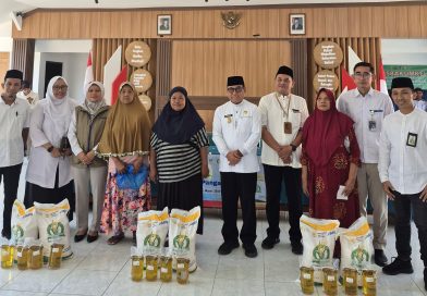 Bansos Pangan Tahap I 2026 Cair di Banyuwangi, 211.782 KPM Terima Beras dan Minyak. Bansos Pangan Tahap I 2026 Cair di Banyuwangi, 211.782 KPM Terima Beras dan Minyak.