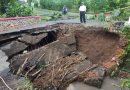 Jembatan Penghubung Tiga Desa di Cluring Banyuwangi Ambrol, Akses Warga Lumpuh Total.