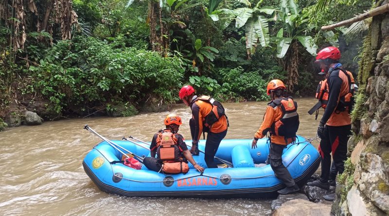 Warga Banyuwangi Hilang di Sungai Garahan Jember, Pencarian Hari Kedua Belum Membuahkan Hasil.