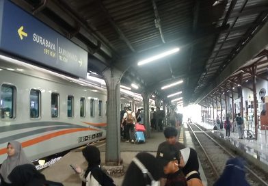 KAI Daop 9 Jember Minta Maaf, KA Pandalungan dan Blambangan Ekspres Terlambat Akibat Gangguan di Bekasi Timur.