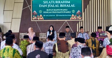 Bupati Banyuwangi Ajak Kepala Desa Susun Prioritas Pembangunan di Tengah Keterbatasan Anggaran. Bupati Banyuwangi Ajak Kepala Desa Susun Prioritas Pembangunan di Tengah Keterbatasan Anggaran.