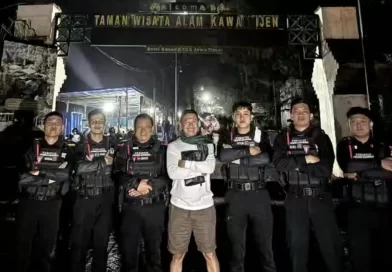 Pastikan Wisata Aman dan Nyaman Tim Perintis Polresta Banyuwangi Patroli di TWA Kawah Ijen.