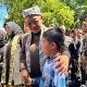 Menteri Pendidikan Dasar dan Menengah Republik Indonesia Prof. Abdul Mu'ti saat Bercengkrama Bersama Siswa di Taman Blambangan Banyuwangi, Sabtu(02/05). Foto : Putri Banyuwangihits.id