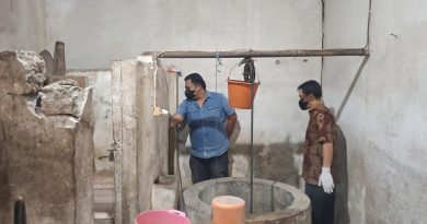 Warga Genteng Kulon Digegerkan Penemuan Jenazah Lansia di Kamar Mandi.