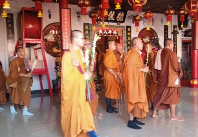 Puluhan Biksu Dari Berbagai Negara Singgah di Kelenteng Tik Liong Tian Rogojampi.