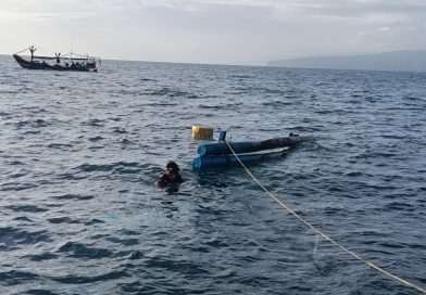 Dihantam Ombak di Perairan Sembulungan Muncar, Tiga ABK KM Merdeka Terbalik.