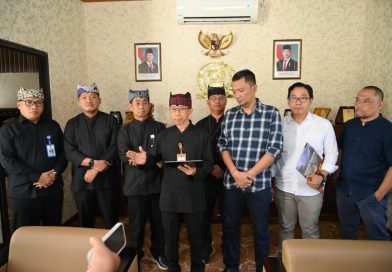 Pemkab Banyuwangi Serahkan Raperda Trantibum Linmas ke DPRD, Uji Coba Jam Operasional Toko Modern Dimulai 6 Mei 2026.